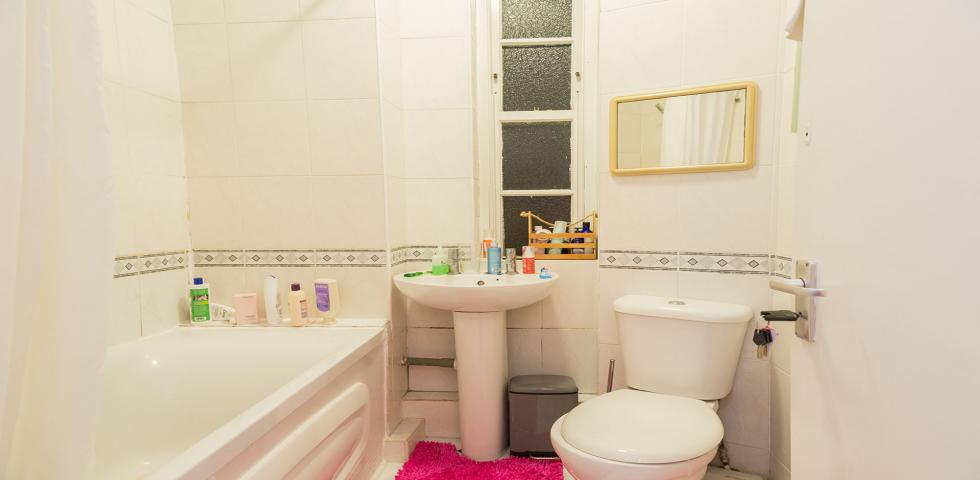 			NEW INSTRUCTION, 2 Bedroom, 1 bath, 1 reception Flat			 Clarendon Road, NOTTING HILL 